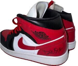 Autographed Dee Brown Nike Air Jordan 1 Mid Alternate Bred Sz Women’s 9.5